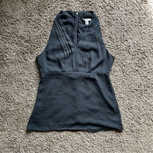 EUC Banana Republic black v-neck pleated blouse size 8 petite